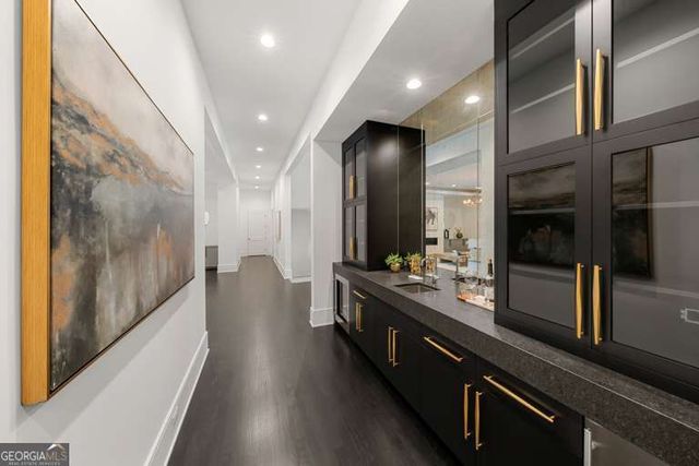 5211 Powers Ferry Road, Sandy Springs, GA 30327