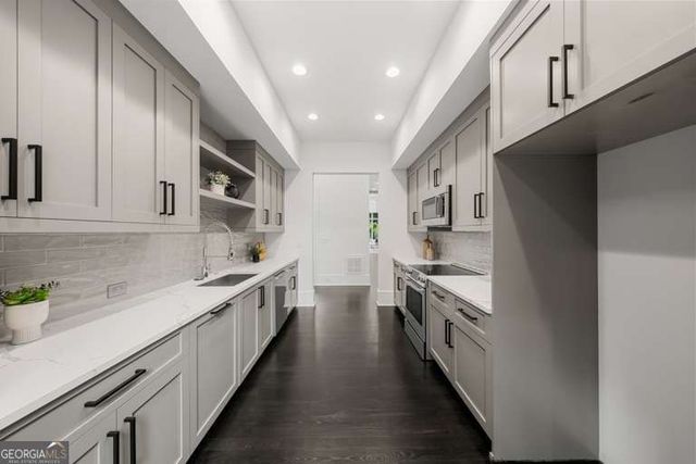 5211 Powers Ferry Road, Sandy Springs, GA 30327