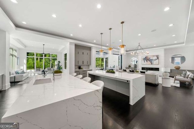 5211 Powers Ferry Road, Sandy Springs, GA 30327