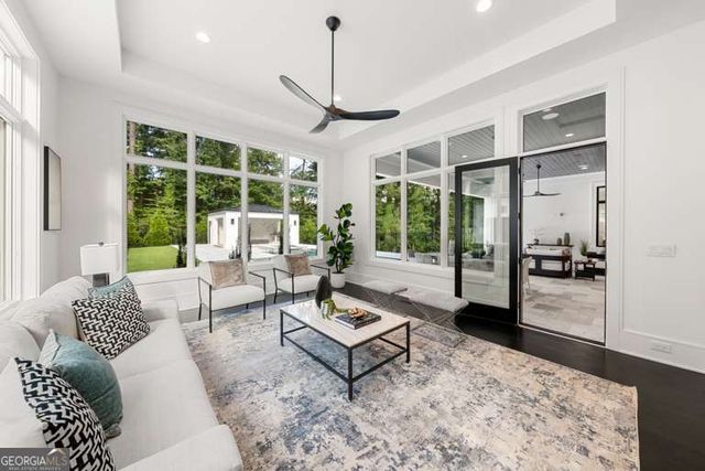 5211 Powers Ferry Road, Sandy Springs, GA 30327