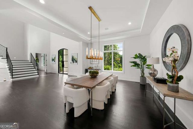 5211 Powers Ferry Road, Sandy Springs, GA 30327