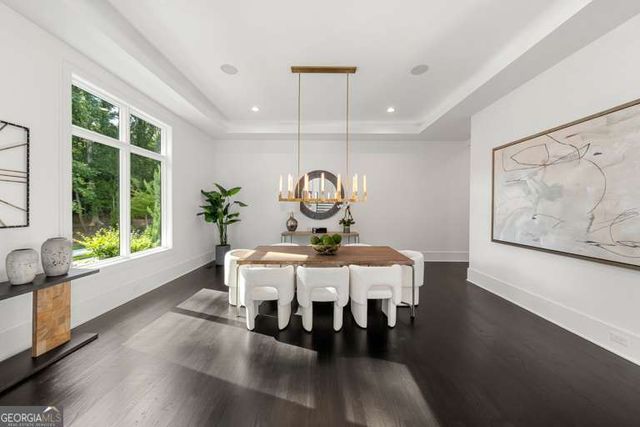 5211 Powers Ferry Road, Sandy Springs, GA 30327