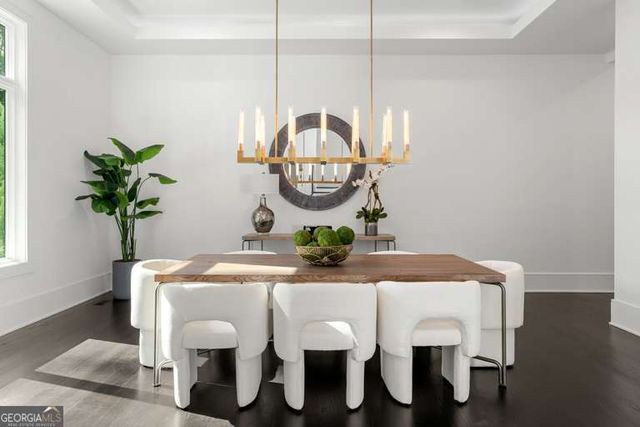 5211 Powers Ferry Road, Sandy Springs, GA 30327