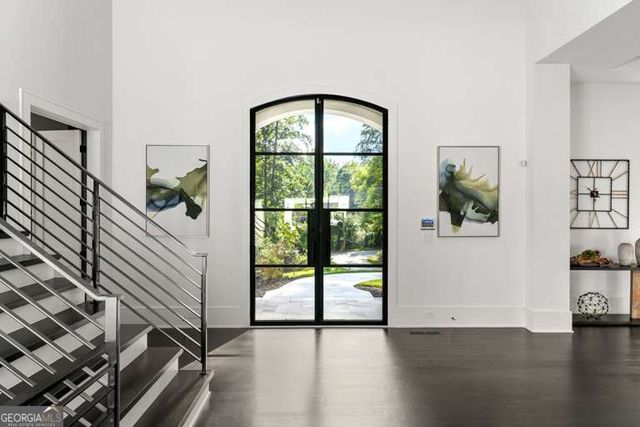 5211 Powers Ferry Road, Sandy Springs, GA 30327