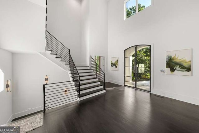 5211 Powers Ferry Road, Sandy Springs, GA 30327