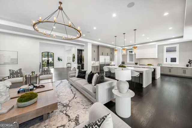 5211 Powers Ferry Road, Sandy Springs, GA 30327