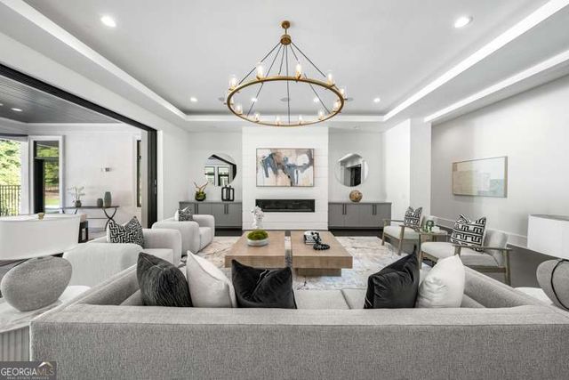 5211 Powers Ferry Road, Sandy Springs, GA 30327