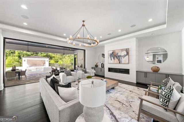 5211 Powers Ferry Road, Sandy Springs, GA 30327