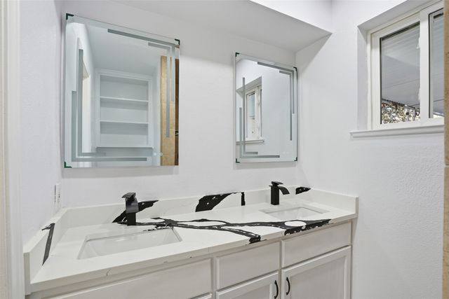 5916 Randell Avenue, Edgecliff Village, TX 76134