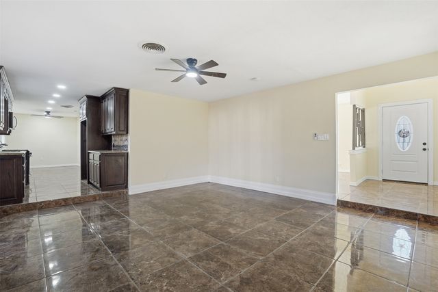 5916 Randell Avenue, Edgecliff Village, TX 76134