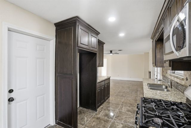 5916 Randell Avenue, Edgecliff Village, TX 76134