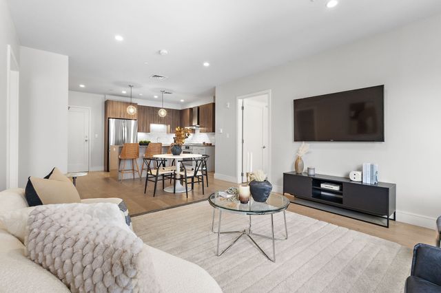 50 Symphony Rd 201, Boston, MA 02115