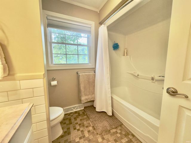 1602 N Brandywine Court, Monticello, IN 47960