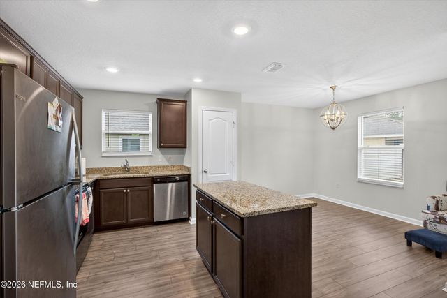 5923 CROSBY LAKE Way E, Macclenny, FL 32063