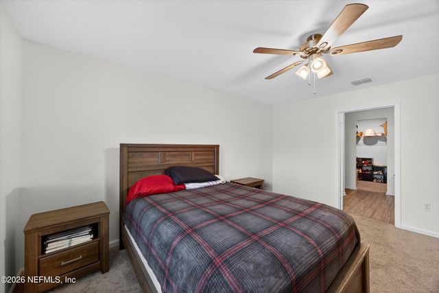 5923 CROSBY LAKE Way E, Macclenny, FL 32063