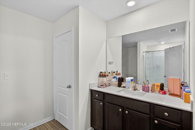 5923 CROSBY LAKE Way E, Macclenny, FL 32063