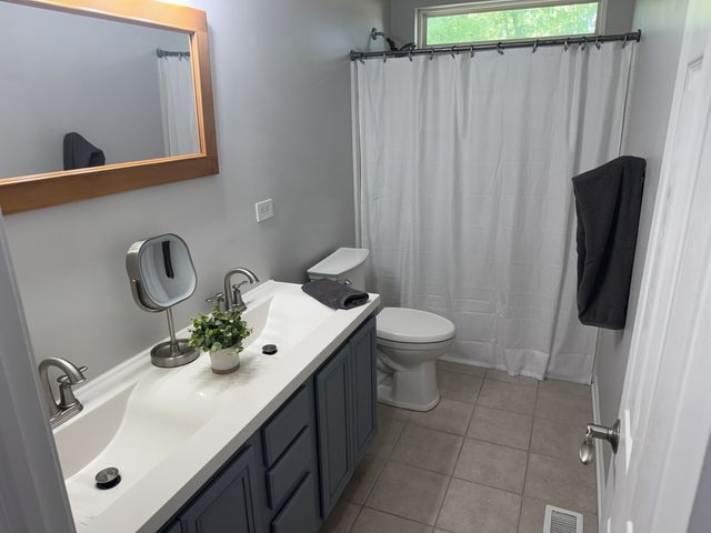251 S Cornerstone Drive, Volo, IL 60020