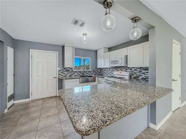 3402 Olsen Dr, Corpus Christi, TX 78411