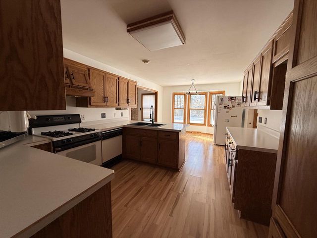 S85W19635 Colonial COURT, Muskego, WI 53150