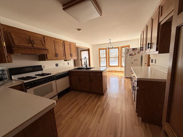 S85W19635 Colonial COURT, Muskego, WI 53150