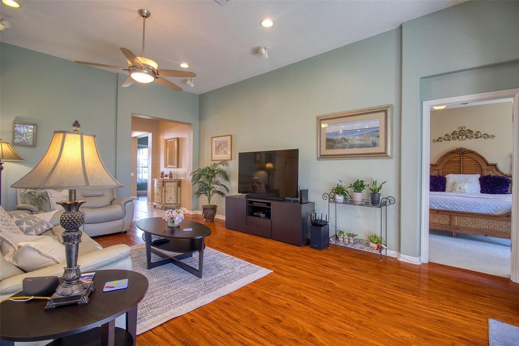 Image 13 of property listing at 2219 ELIZABETH WAY, Dunedin, FL 34698