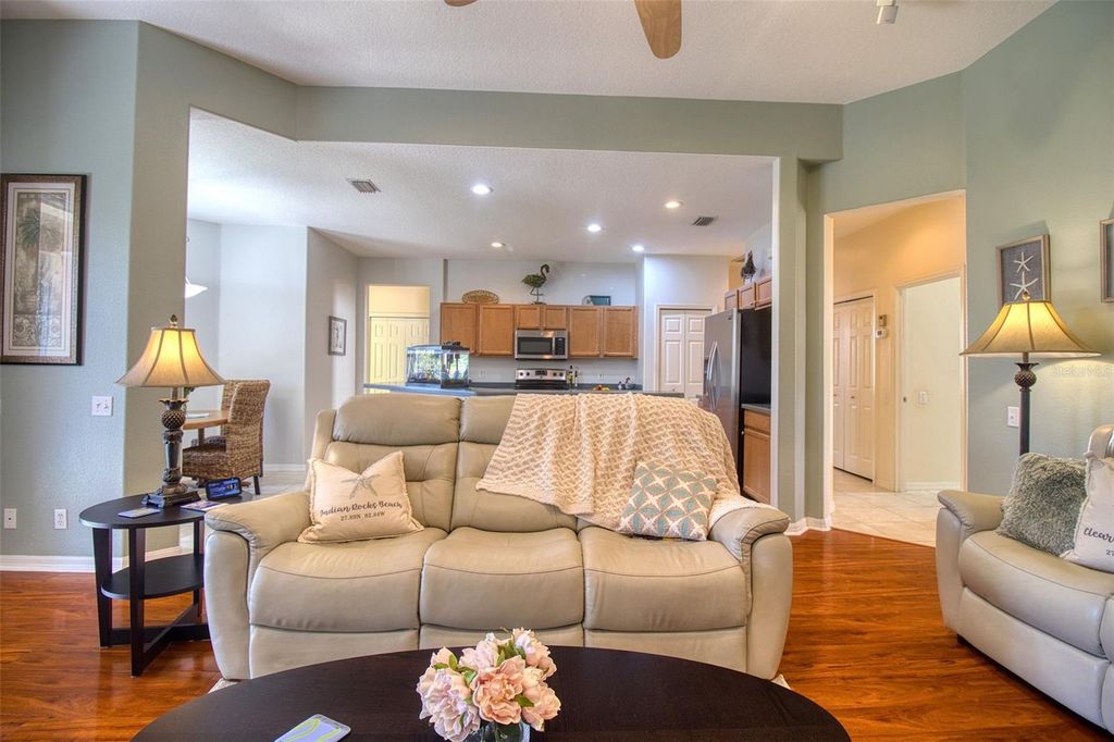 Image 14 of property listing at 2219 ELIZABETH WAY, Dunedin, FL 34698
