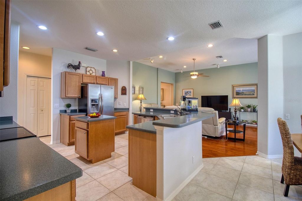 Image 18 of property listing at 2219 ELIZABETH WAY, Dunedin, FL 34698