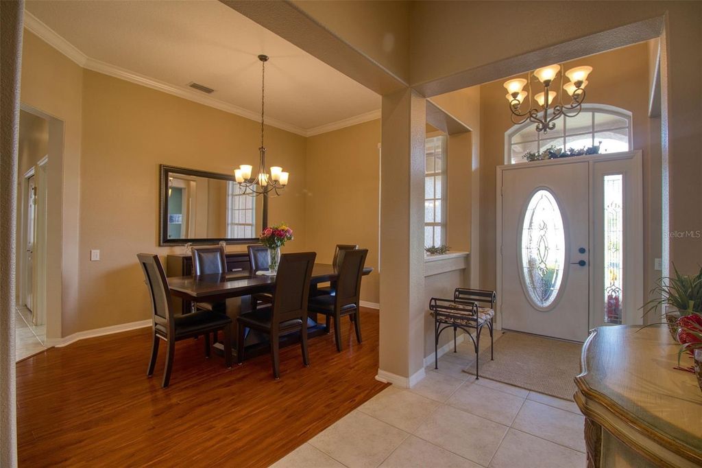 Image 3 of property listing at 2219 ELIZABETH WAY, Dunedin, FL 34698