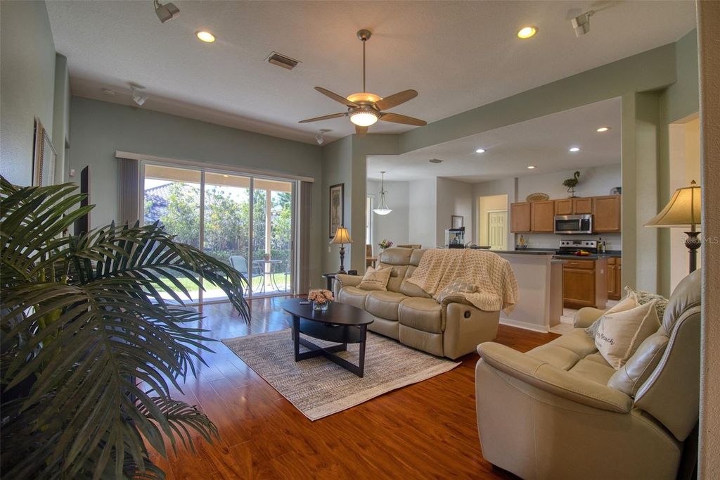 Image 4 of property listing at 2219 ELIZABETH WAY, Dunedin, FL 34698