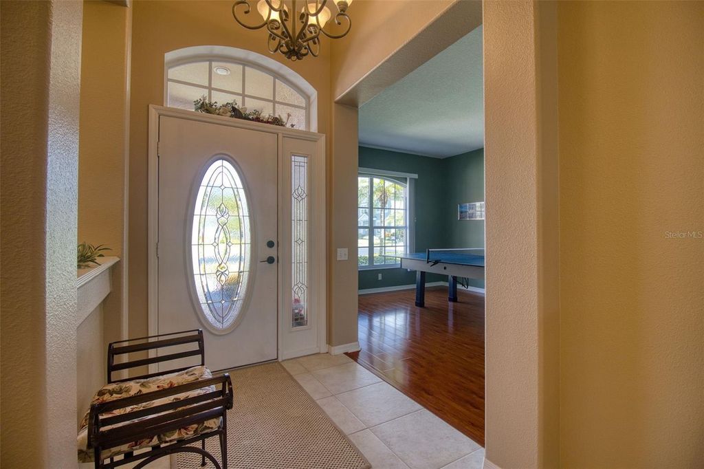 Image 6 of property listing at 2219 ELIZABETH WAY, Dunedin, FL 34698