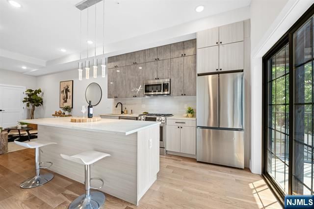 545 Palisade Avenue 2, Jersey City, NJ 07307