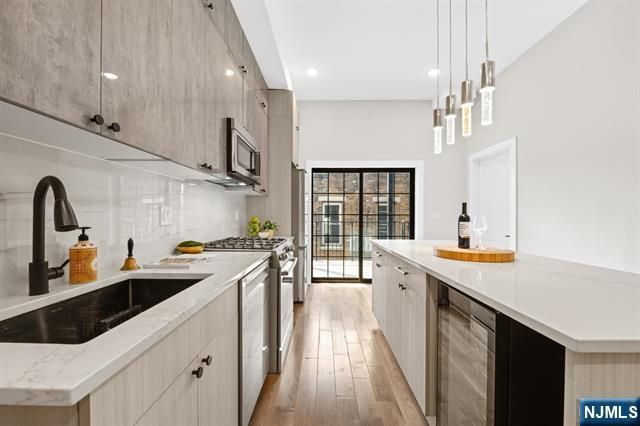 545 Palisade Avenue 2, Jersey City, NJ 07307