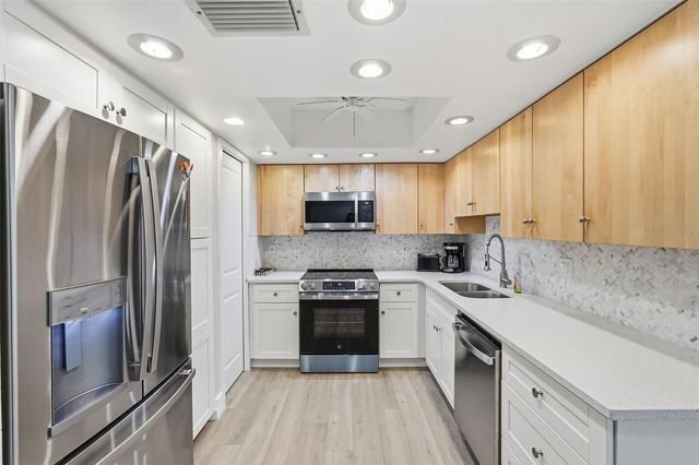 632 EDGEWATER DRIVE 135, Dunedin, FL 34698