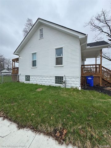 16338 Nicolai Avenue, Eastpointe, MI 48021