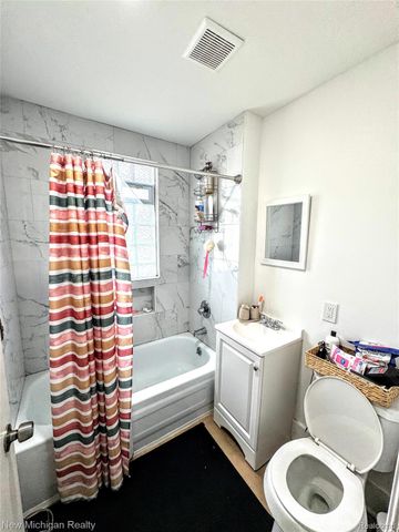 16338 Nicolai Avenue, Eastpointe, MI 48021