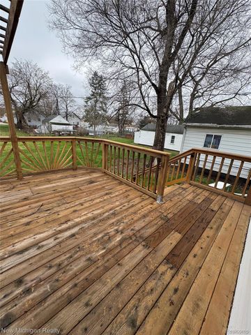 16338 Nicolai Avenue, Eastpointe, MI 48021