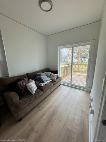 16338 Nicolai Avenue, Eastpointe, MI 48021