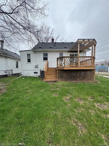 16338 Nicolai Avenue, Eastpointe, MI 48021