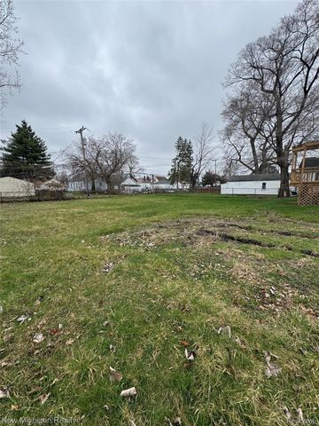 16338 Nicolai Avenue, Eastpointe, MI 48021