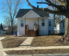 16338 Nicolai Avenue, Eastpointe, MI 48021
