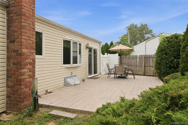 115 Argyle Avenue, Selden, NY 11784