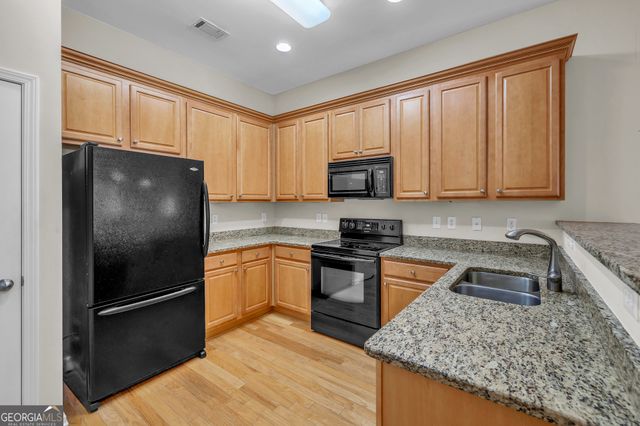 31 Thomaston Street, Newnan, GA 30263