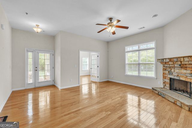 31 Thomaston Street, Newnan, GA 30263