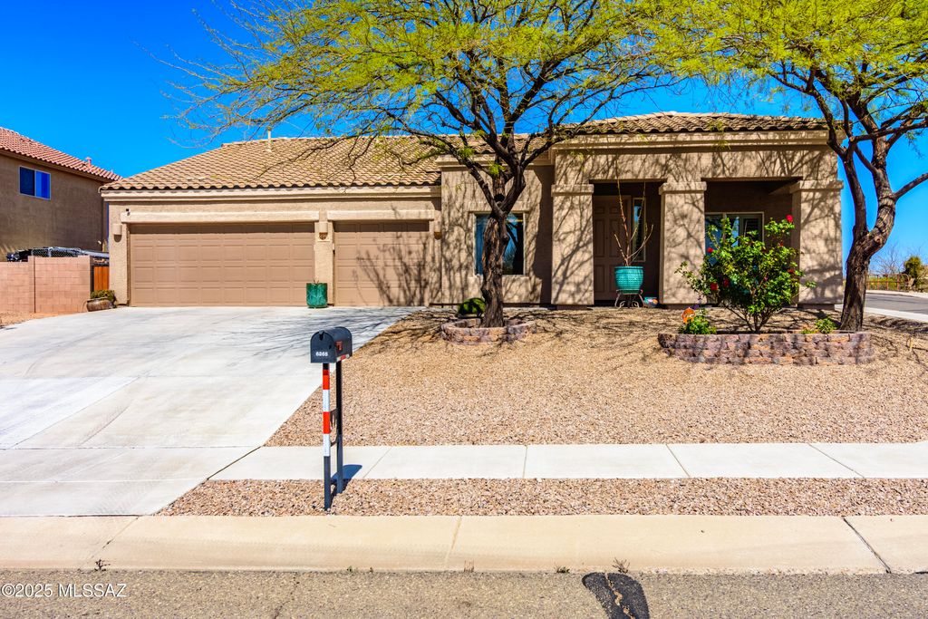 6265 S Eagles Roost Drive, Tucson, AZ 85757