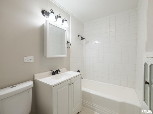 3122 N NORTH Street, Peoria, IL 61604