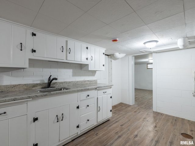 3122 N NORTH Street, Peoria, IL 61604