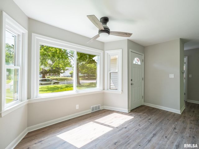 3122 N NORTH Street, Peoria, IL 61604