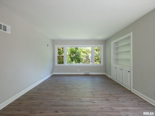 3122 N NORTH Street, Peoria, IL 61604