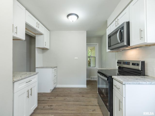 3122 N NORTH Street, Peoria, IL 61604