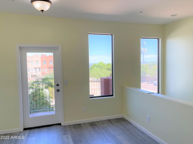 112 W Milada Drive, Phoenix, AZ 85041